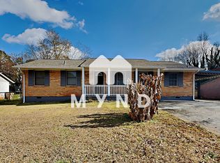 8202 Queens Dr, Jonesboro, GA 30238