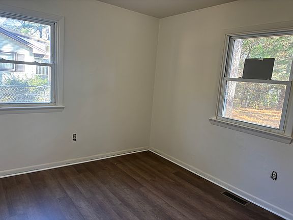 5th image of 1001 Mohawk Ave