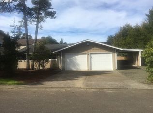 1385 Laurel St, Florence, OR 97439