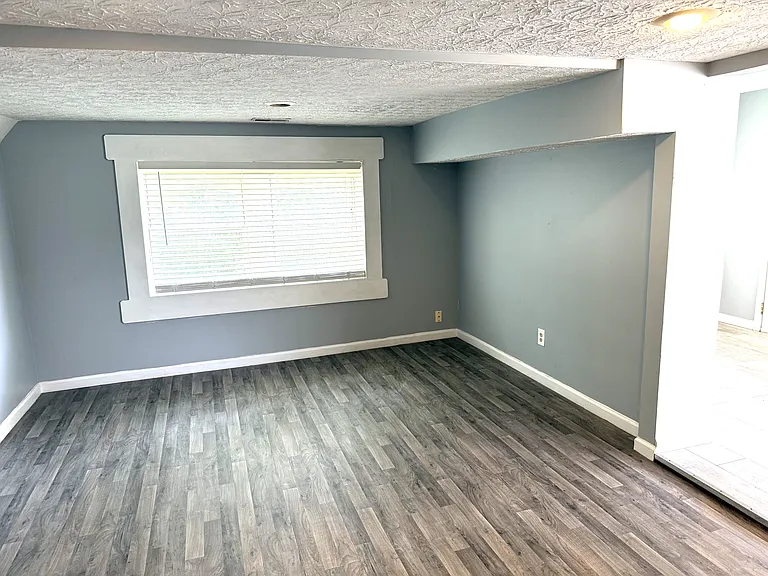 3556 Central Ave — Photo 11