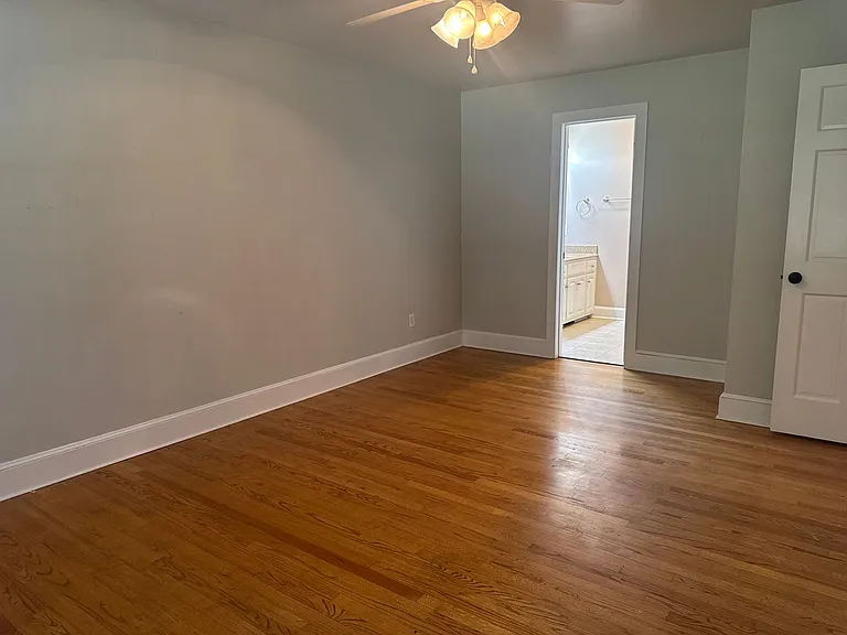 8024 Bradford Ln — Photo 6