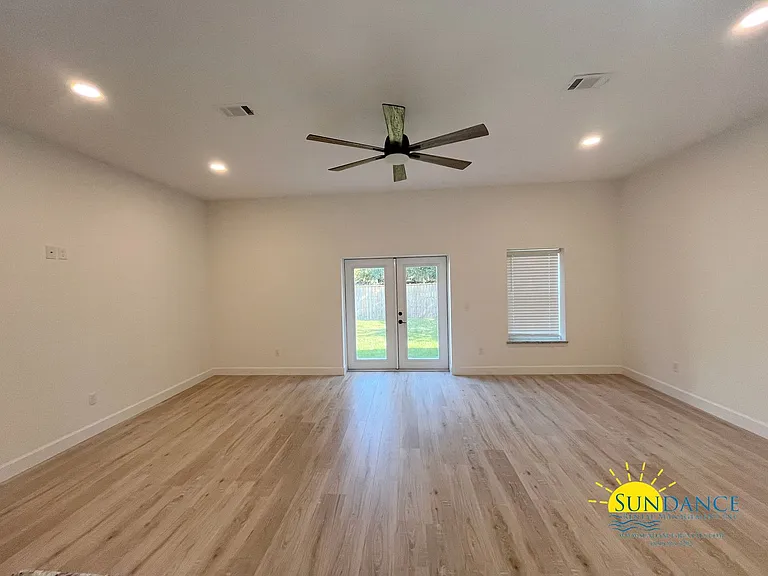 1747 Hopper St — Photo 9