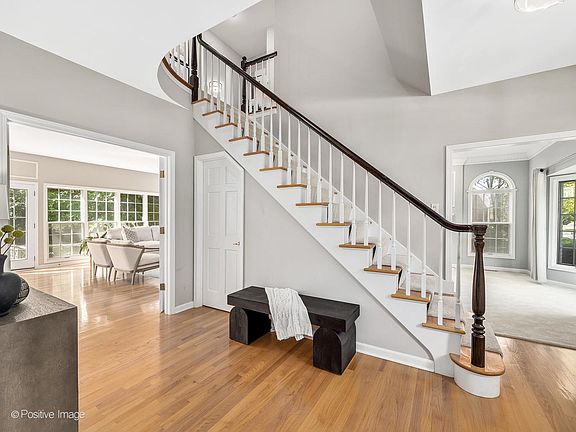 3rd image of 5728 Giddings Ave