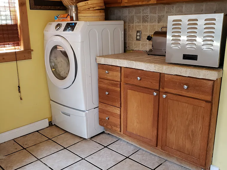 6105 Henry St — Photo 10