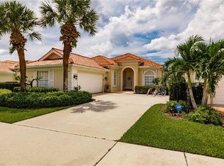 3925 Isla Ciudad Ct, Naples, FL 34109
