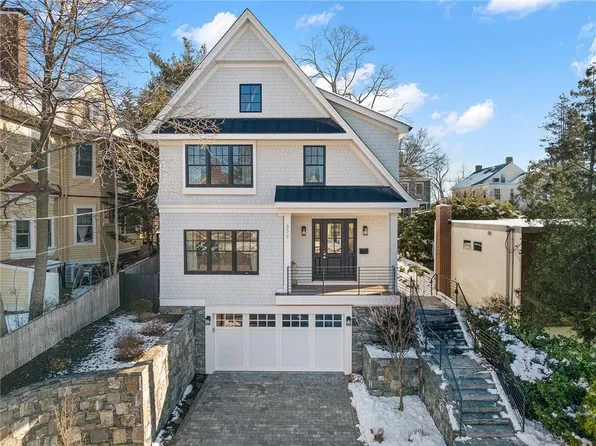 377 Wayland Ave, Providence, RI 02906