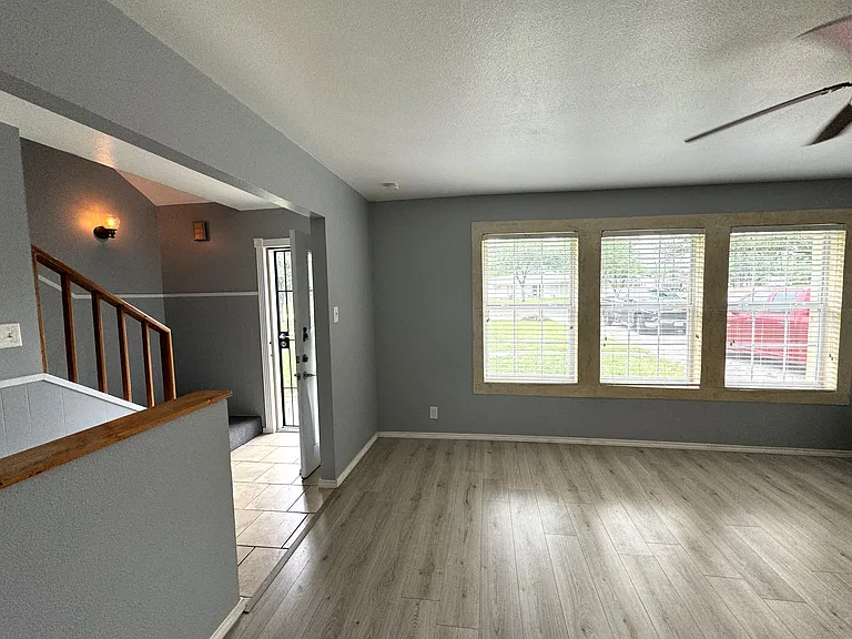 Halbart Dr — Photo 2