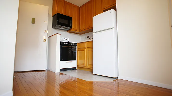 Rented by J Misrahi Realty Corp | media 9