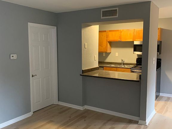 5th image of 629 Delaney Ave APT 20