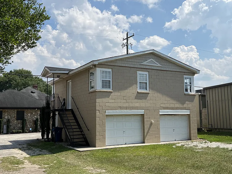 823 Shull St — Photo 3