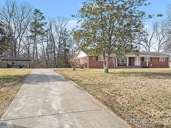 4th image of 2401 Penninger Rd