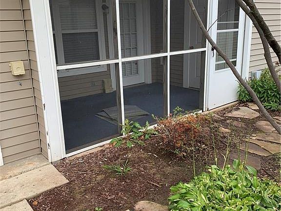 3rd image of 1514 Oakfield Dr