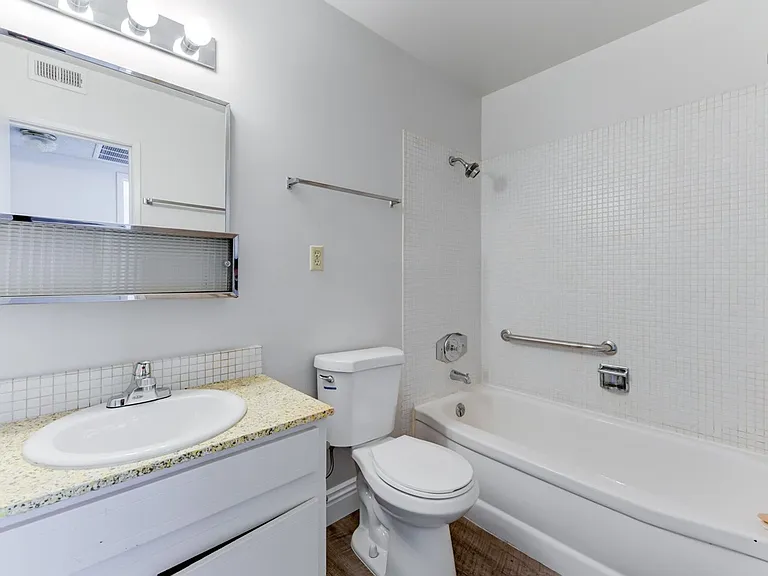 4417 Berkley Ave — Photo 4