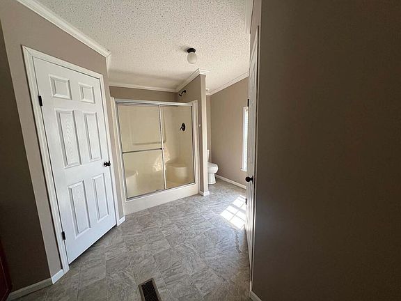 3rd image of 382 White Tail Rd