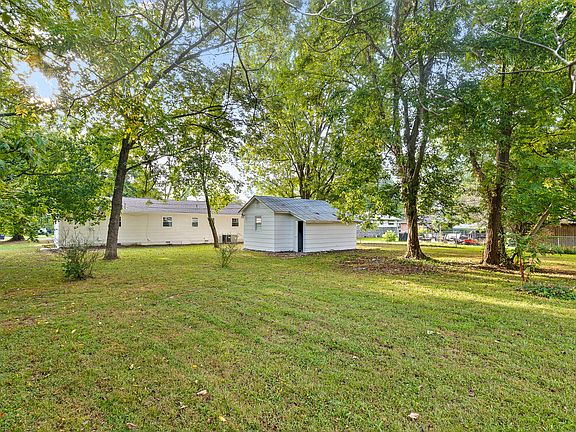 2nd image of 1033 Highland Ave