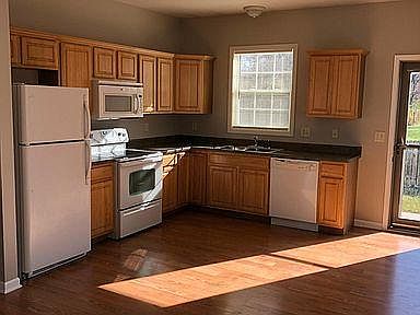 1st image of 1005 W Bergera Rd