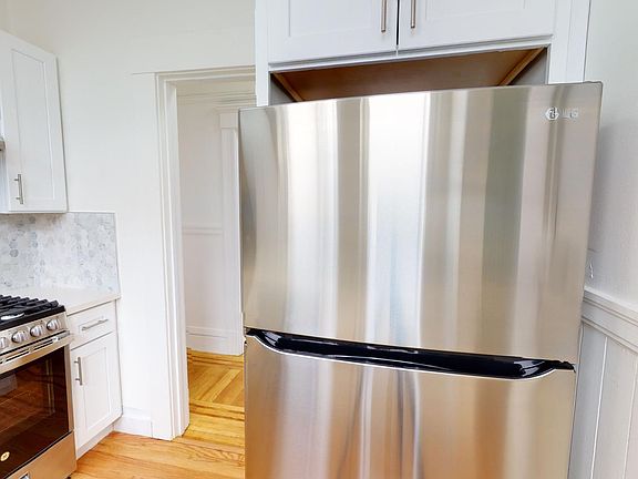 3rd image of 1201 Leavenworth St #1219