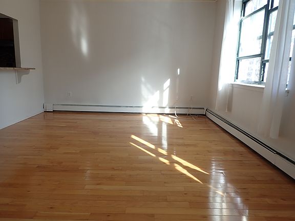 4th image of 418 Carlton Ave #3
