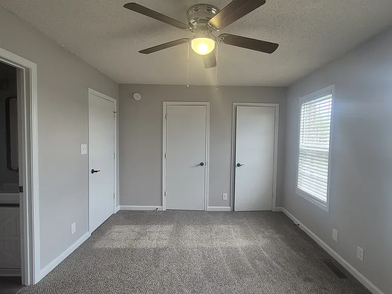 202 Tree Line Dr — Photo 10
