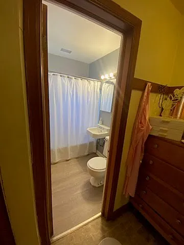 7323 W Center St #5 — Photo 2
