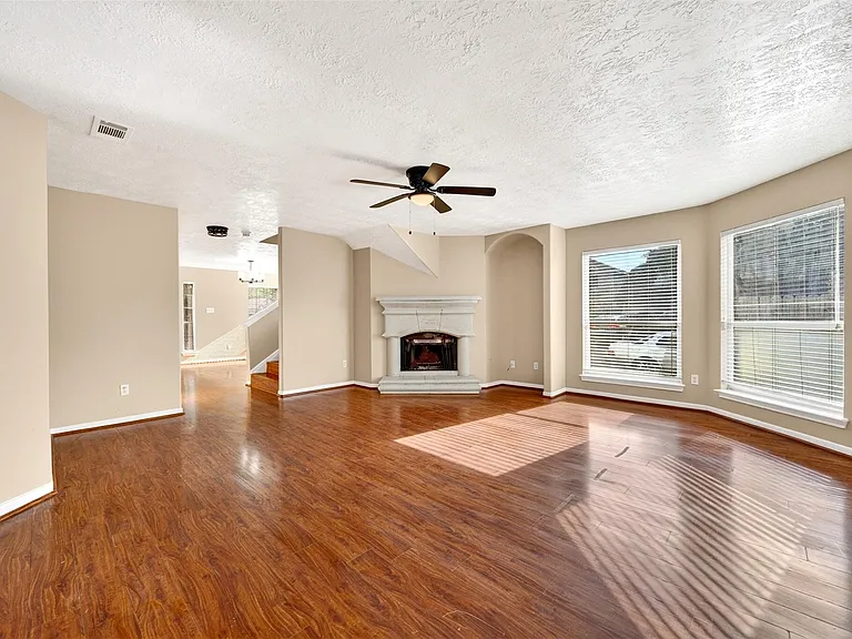 15014 Middle Oaks Blvd — Photo 10