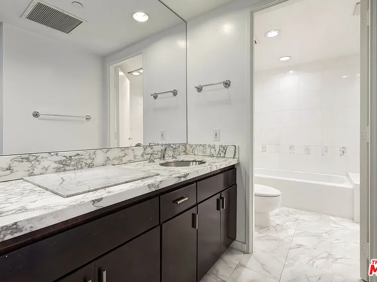 10445 Wilshire Blvd #905 — Photo 14