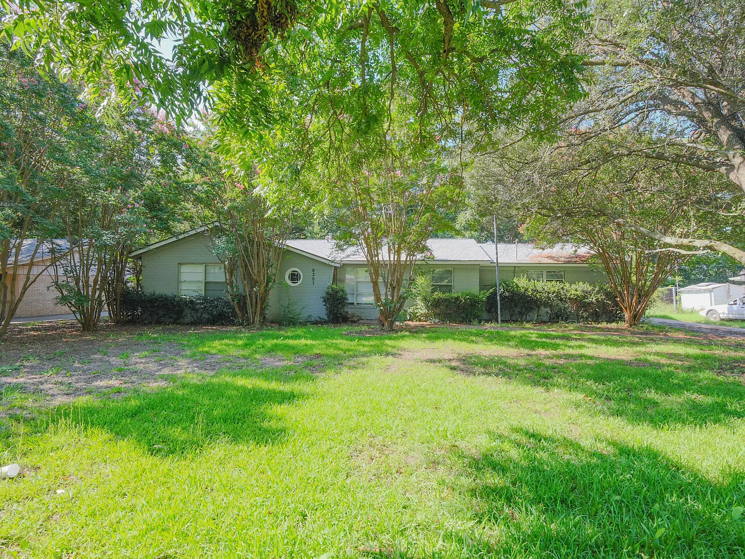 2 bed, 1800 sqft, $1,995 — Photo 2