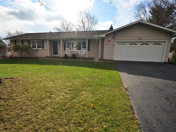 2nd image of 27 Larkspur Ln