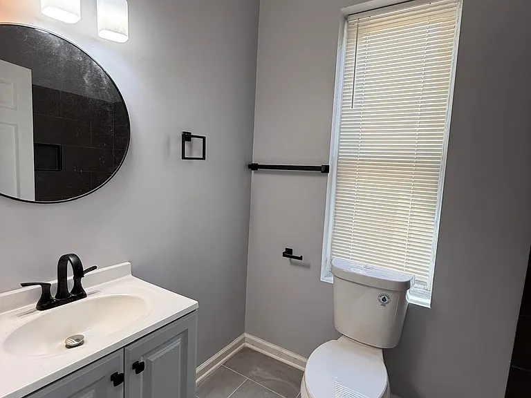 1806 N Mount St — Photo 14