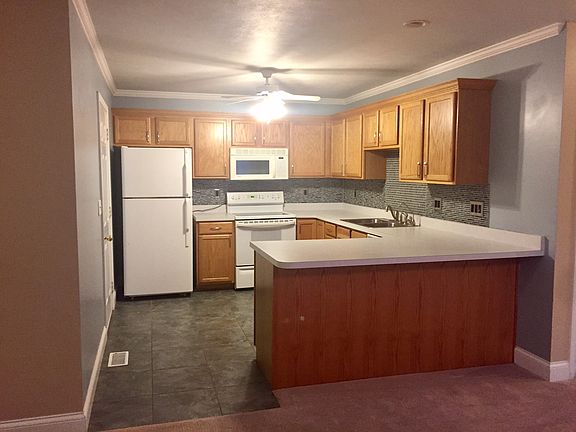 Kitchen with Eat in Bar