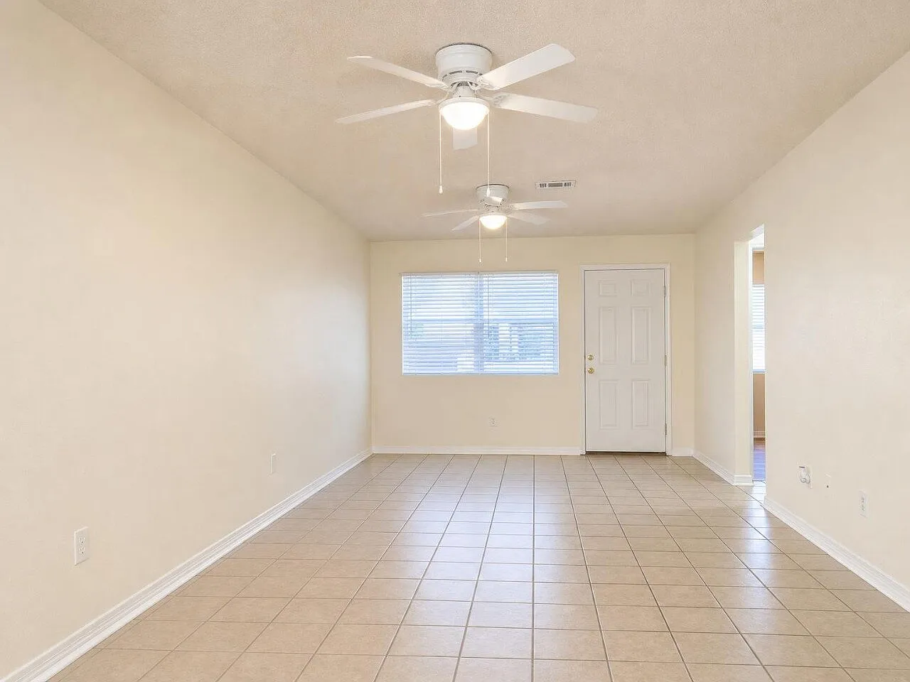 2 bed, 2.0 bath, 1053 sqft, $1,600 — Photo 4