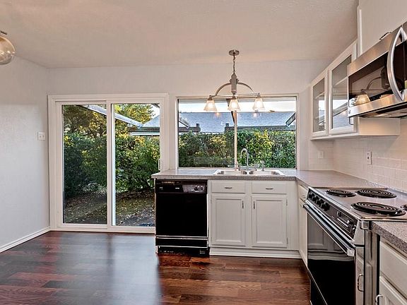 5th image of 1320 Whitehall Dr