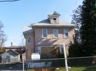 14 Weeks Ave, Hempstead, NY 11550