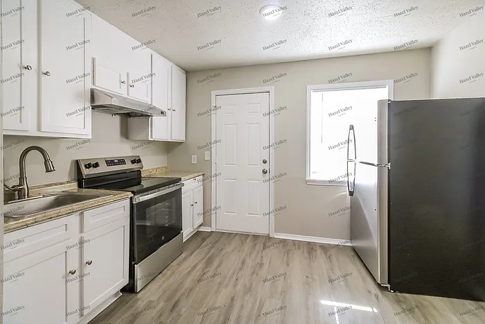 1104 Jet Dr — Photo 6