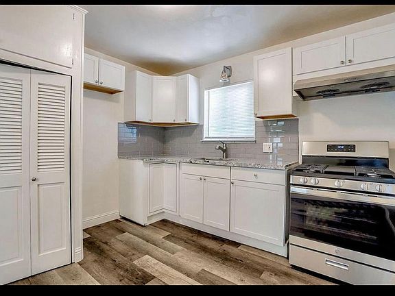 3rd image of 3026 N Commerce St