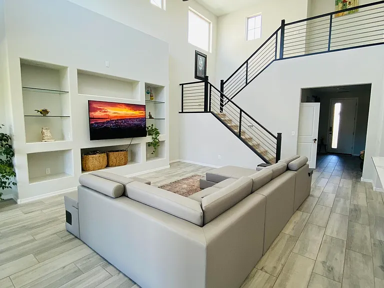 8928 W Missouri Ave — Photo 31