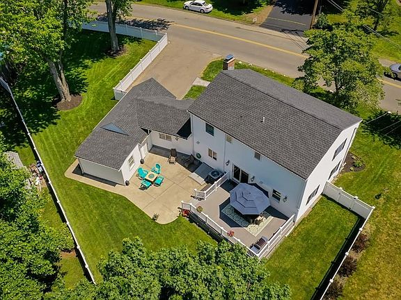 2nd image of 28 Pinecrest Ave