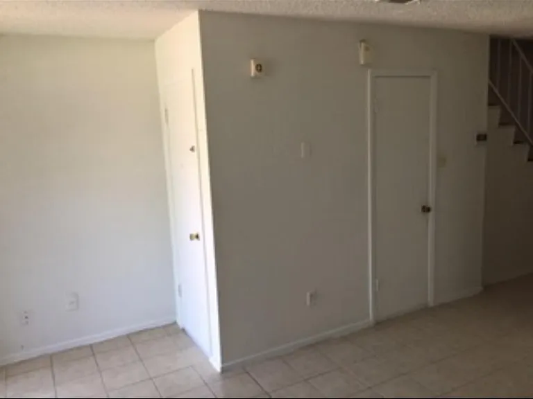 9446 Olde Village Ct — Photo 7