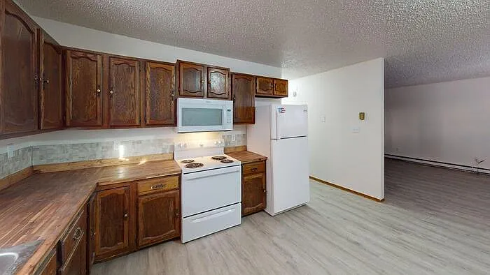 Building Photo - 1500 1st Ave NW #2