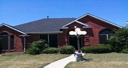 1st image of 1043 Essex Dr