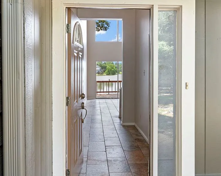 206 Waters Edge — Photo 32