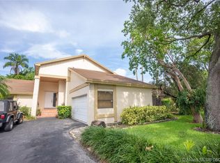 4317 SW 148th Avenue Ct, Miami, FL 33185