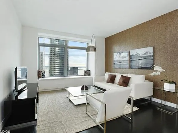 123 Washington St APT 44G, New York, NY 10006