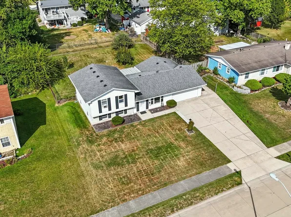 6015 Yellowstone Dr, Fort Wayne, IN 46818