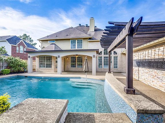 3rd image of 12911 Island Falls Ct