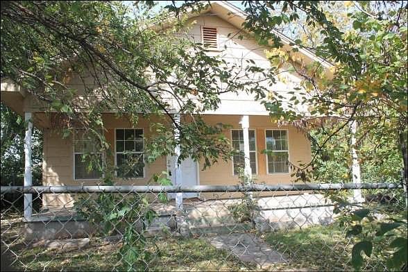 1st image of 639 SE 10th St