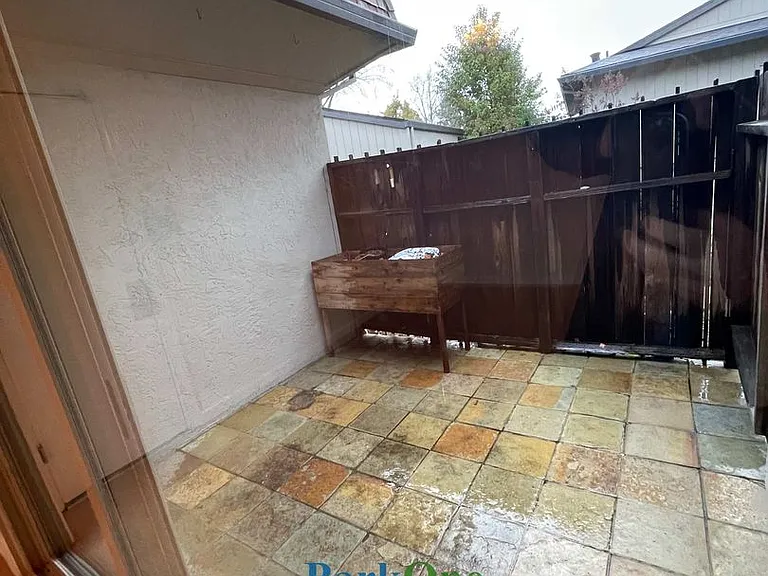 1817 Holland Dr — Photo 17