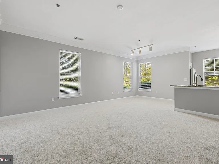 501 Hungerford Dr #144 — Photo 7