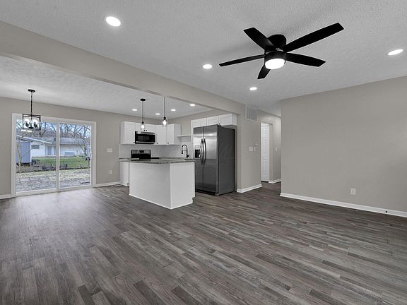 5th image of 3767 Bradford Dr