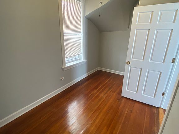 5th image of 2326 N Sacramento Ave #1